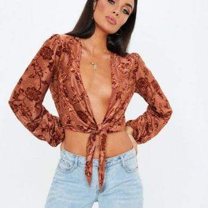 NWT Missguided tie front crop top